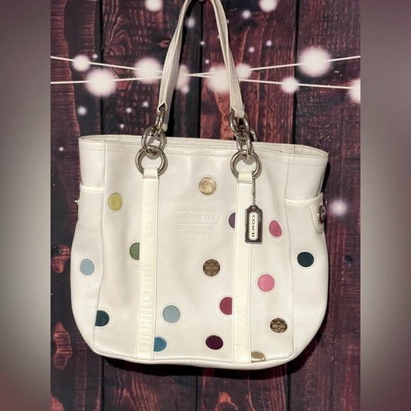 Coach Handbags - 🌺SALE💛 COACH Vintage Rare Polka Dot Lunch Gallery Bag